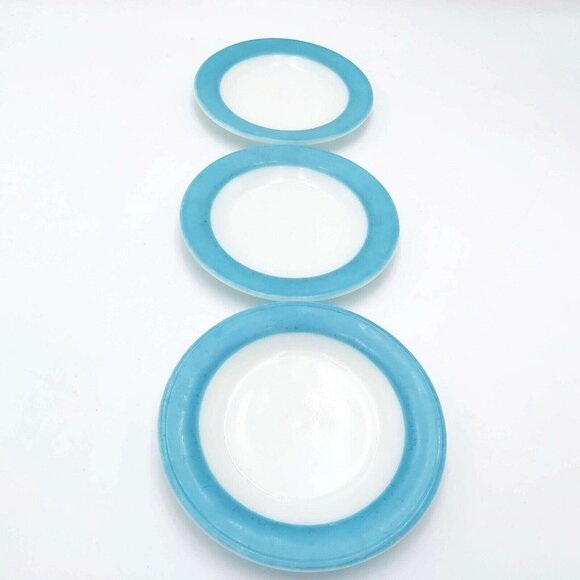 PYREX Bread Plates- Turquoise Blue-6.75 Inches - Set of 3-Made in Canada - Picture 3 of 10